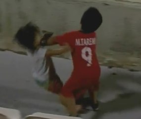 درگیری کودکانه در حاشیه بازی پرسپولیس و فولاد