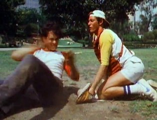 Bosom Buddies 1x16   The Show Must Go On