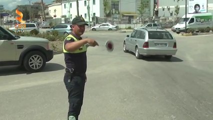 下载视频: 360° Gradë -FIER POLICIA RRUGORE MASA PER QARKULLIM TE QETE