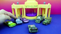 Et armée bataille voiture des voitures citrons Disney pixar mcqueen mater doc sarge imaginext mission com