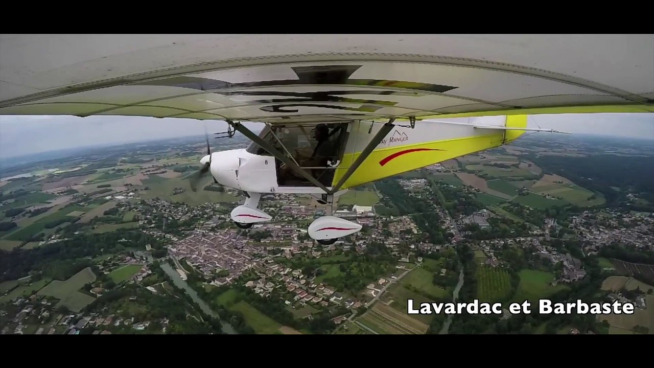 Lot et Garonne, balade en ULM au dessus de l'Albret