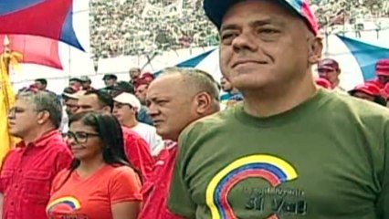Maduro prohíbe marchas contra Constituyente, llama a diálogo