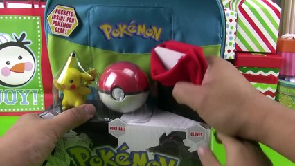 Et sac à dos noir cadeau Ensemble voyager blanc Le modèle de costume de jouet Pokemon pack de cendres pokemon