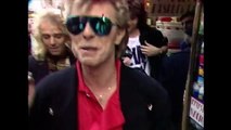 David Bowie & Peter Frampton Search for Beer in Madrid | MTV News