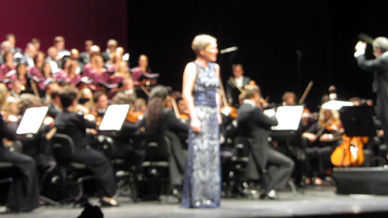 Angela Denoke, 'Nun lasst... Vilja, o Vilja', Die lustige Witwe (Lehár)