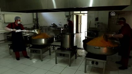 Ihtiyaç Sahibi Ailelere "Kapıya Teslim" Sıcak Yemek