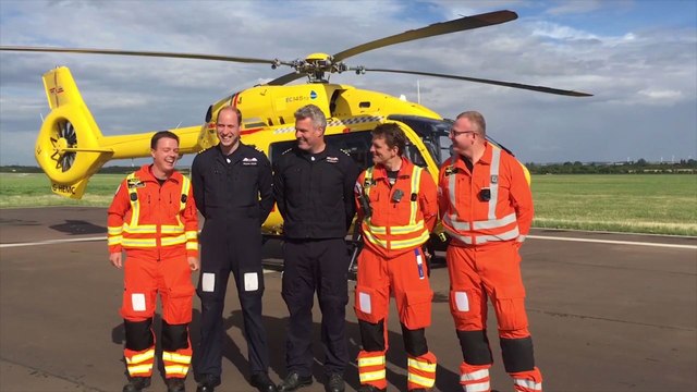 Londres: William pose son hélicoptère pour son rôle de prince