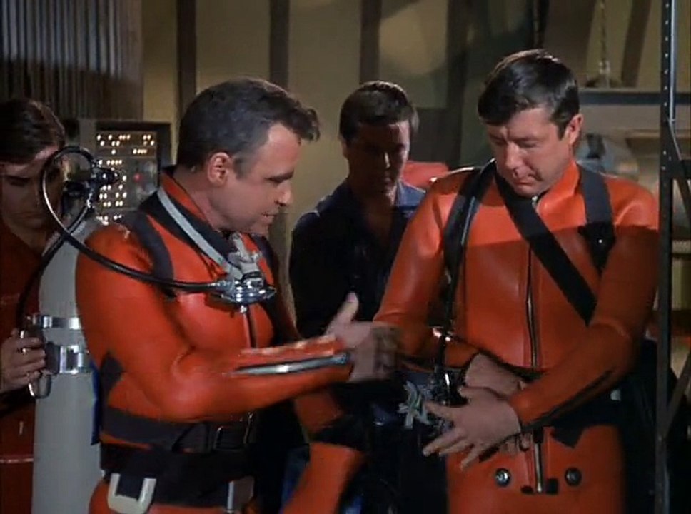 Voyage To The Bottom Of The Sea S03E26  Destroy Seaview