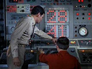 Voyage To The Bottom Of The Sea S04E11 A Time to Die