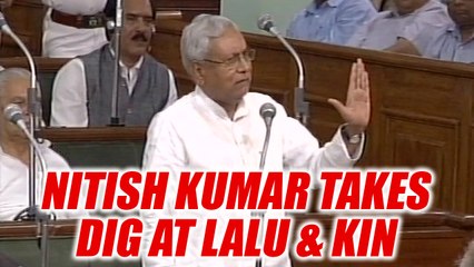 Descargar video: Nitish Kumar calls Lalu Yadav and Tejashwi greedy for power, Watch | Oneindia News