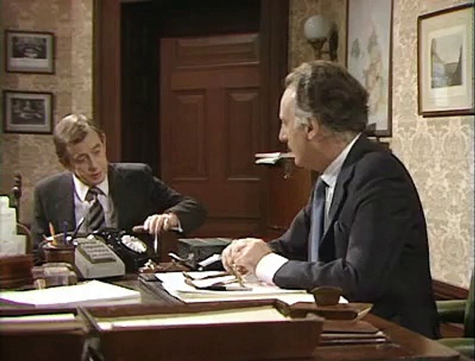 Yes Minister S03E1 Equal Opportunities