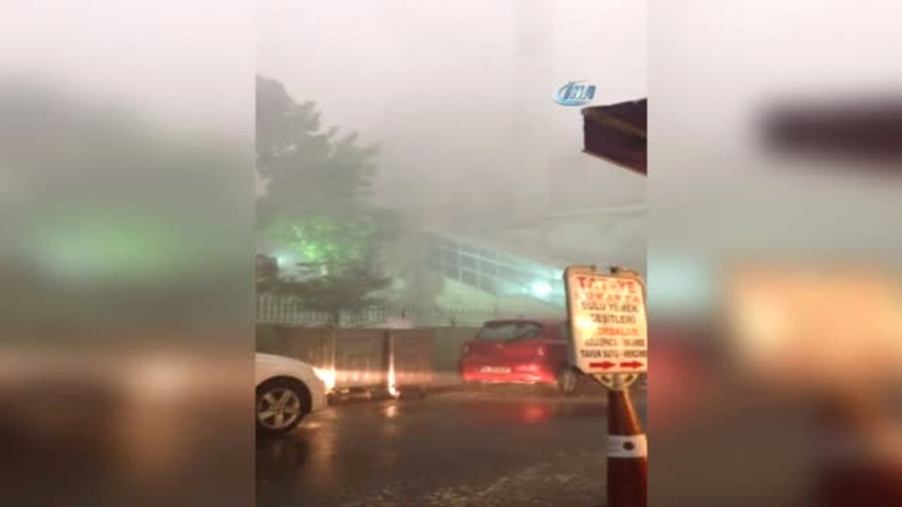 Şiddetli Fırtınada Caminin Minaresi Yıkıldı