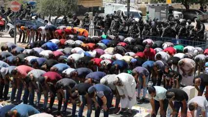 Altercados menores y alta tensión en el rezo musulmán en Jerusalén