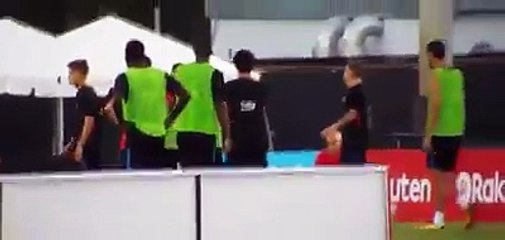 شاهد : مشادة ل نيمار في تدريبات برشلونة مع الوافد الجديد للفريق البرتغالي سيميدو
