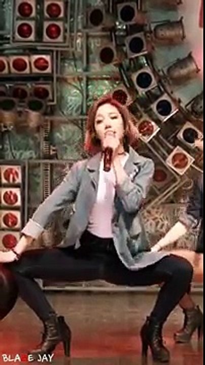 Beautiful korean Girl sexy dance in K-Pop - Deal