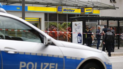 Aggressione ad Amburgo: il racconto e le immagini in esclusiva di un testimone