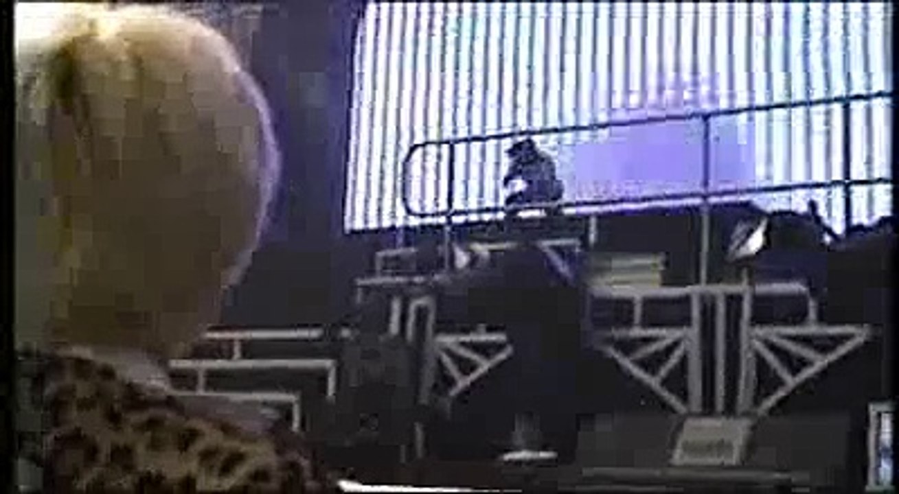 Takanori, express an activity stop of T.M.Revolution in his radio program.