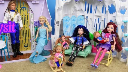 Elsa FREEZES Descendants Disney Doll Evie & Jane Babysits Frozen Kids Part 2 by DisneyCarT