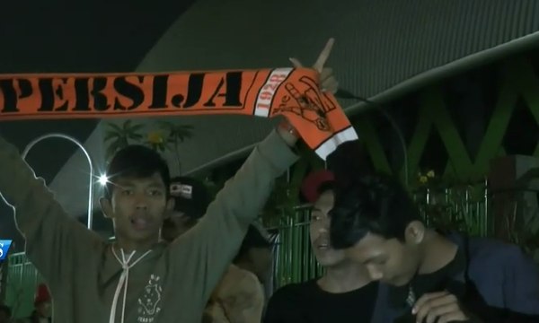 Aksi Damai Suporter Persija Jakarta dan Persib Bandung