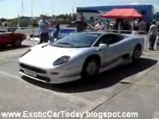 Beautiful Jaguar XJ220