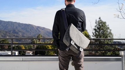 Shadow (Fibre collection) messenger bag by Booq bags