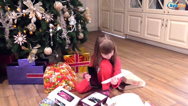 ✔ Беби Борн. Подарок от Деда Мороза для Поли – новая кукла / Baby Born a gift for Polya ✔