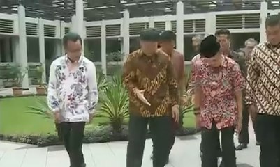 Rayakan Ulang Tahun, BJ Habibie Beri Kuliah Umum