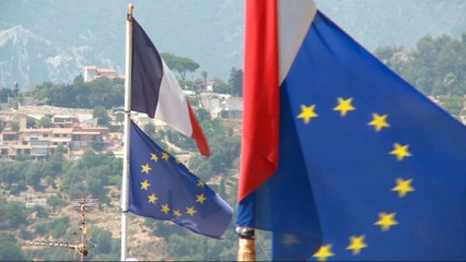 Police set up checkpoints at France-Italy border as refugees arrive