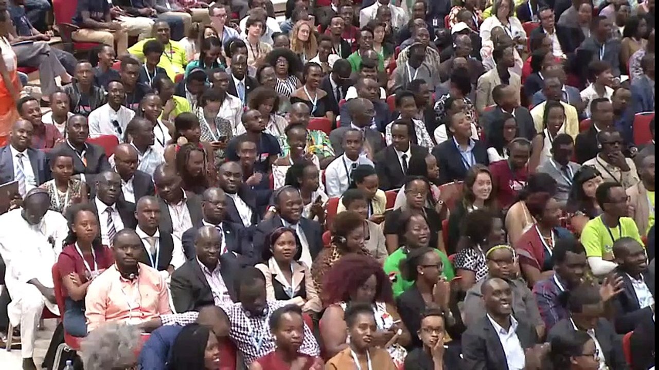 Akon, une grande référence qui prône la valorisation des cultures africaines. Ecoutez-le sur la vidéo !