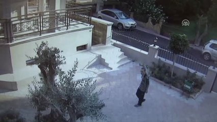 Camiden Hırsızlık Güvenlik Kamerasında
