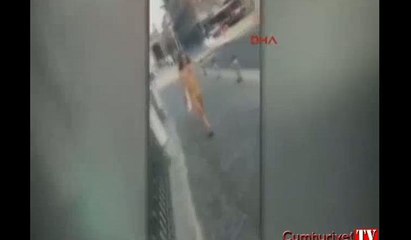 Çırılçıplak sokakta yürüyen kadına para cezası kesildi