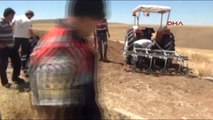 Aksaray Başı Traktör Ile Çapa Makinesi Arasına Sıkışan Çiftçi Öldü