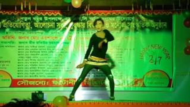 New bangla Stage Dance (2017) its very nice beautiful girl পুরাই মাথা নষ্ট মামা