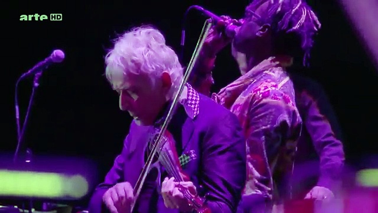 Saul Williams and John Cale Heroin (Velvet Underground). Mind blowing version !