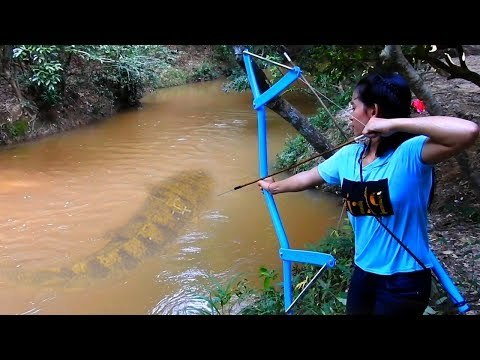 Amazing Girl Uses PVC Pipe Compound Bow Fishing - Khmer Fishing At Siem Reap Cambodia