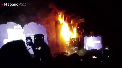 Un espectacular incendio en el escenario del Tomorrowland obligó a desalojar a 22 mil personas