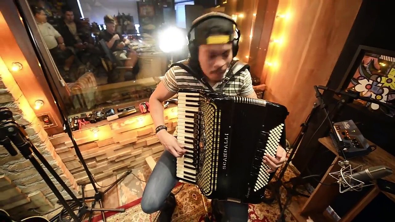 Mariana Fagundes - Agora Chora l Clipe Oficial