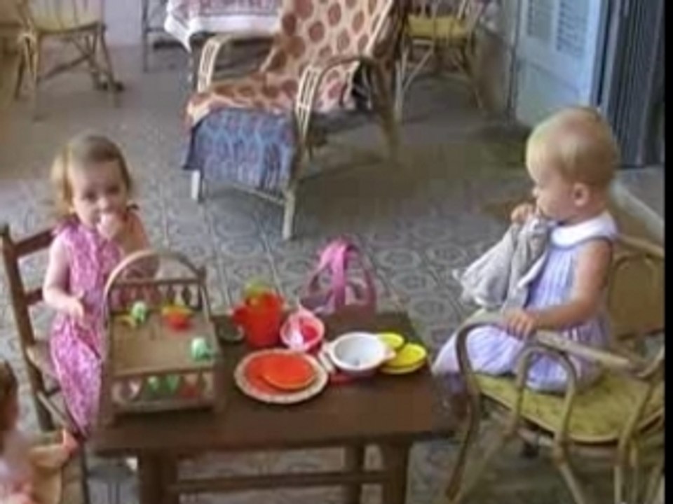 Juliette et Agathe été 2007