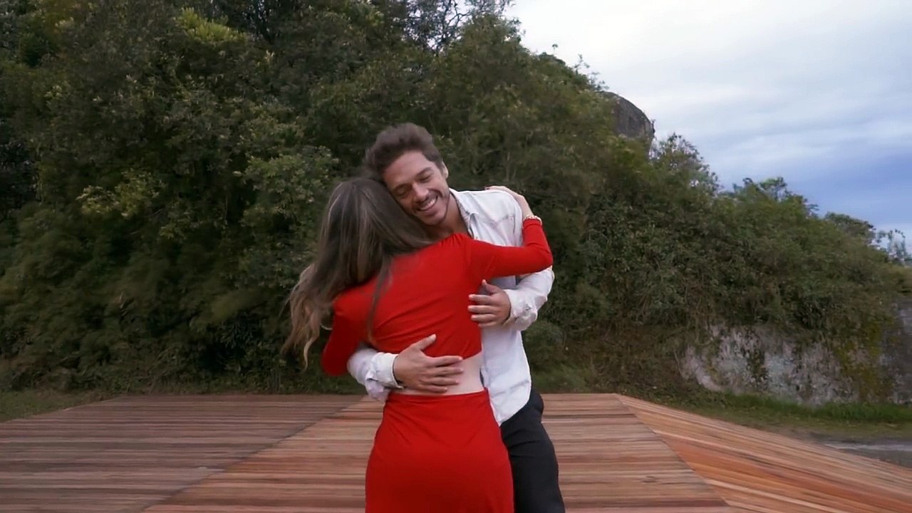 Mariana Fagundes - Tô Ficando Louca l Clipe Oficial