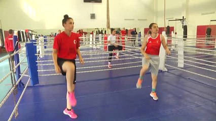 Kadın Boksörler Avrupa Birliği Şampiyonası'na Hazırlanıyor