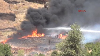 Adıyaman Çelikhan'da Yüzen Adalarda Yangın