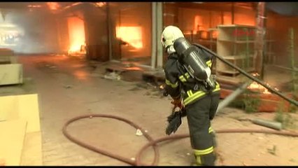 Antalya Festival Çarşısı'ndaki Yangında 100 Işyeri Kül Oldu 1