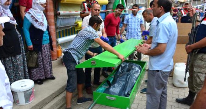 Kaçırıp Tecavüz Ettiği Kız Çocuğu Evlenmeyi Reddedince Sokak Ortasında Bıçaklayıp Öldürdü