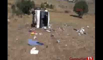 Tur midibüsü devrildi: 26 yaralı