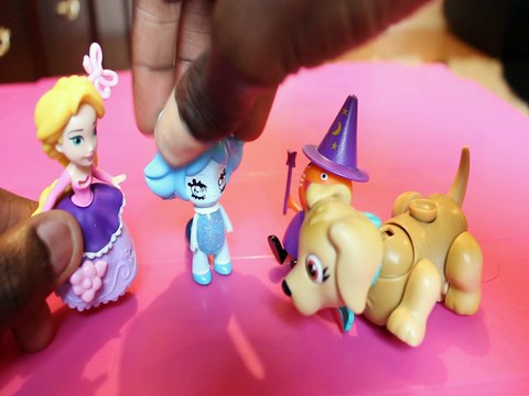 PETS PARADE WANTS RAPUNZEL'S HAIR LAVOONIA THE GLIMMIES CANDY WITCH PEPPA PIG Toys BABY Videos, DISNEY , PRINCESS