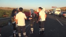 Gaziantep Iki Araç Kafa Kafaya Çarpıştı 1 Ölü, 7 Yaralı