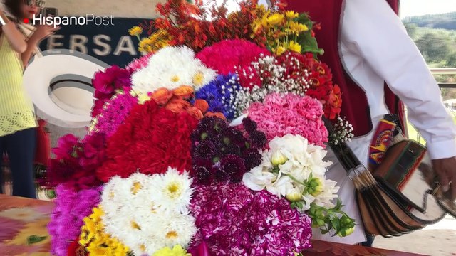 José Ángel Zapata se prepara para el desfile de los silleteros en la Feria de las Flores