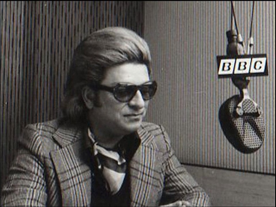 Zeki MÜREN - Söyleyemem Derdimi Kimseye (Radyo Günleri)