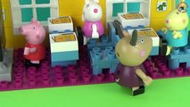 Clin doeil avec série Pig Peppa George casse de nouveaux jouets de cours