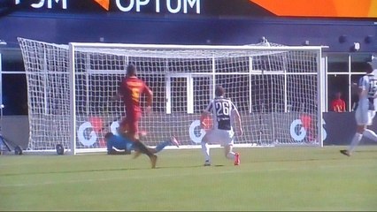 Kevin Strootman Hits The Crossbar vs Juventus!